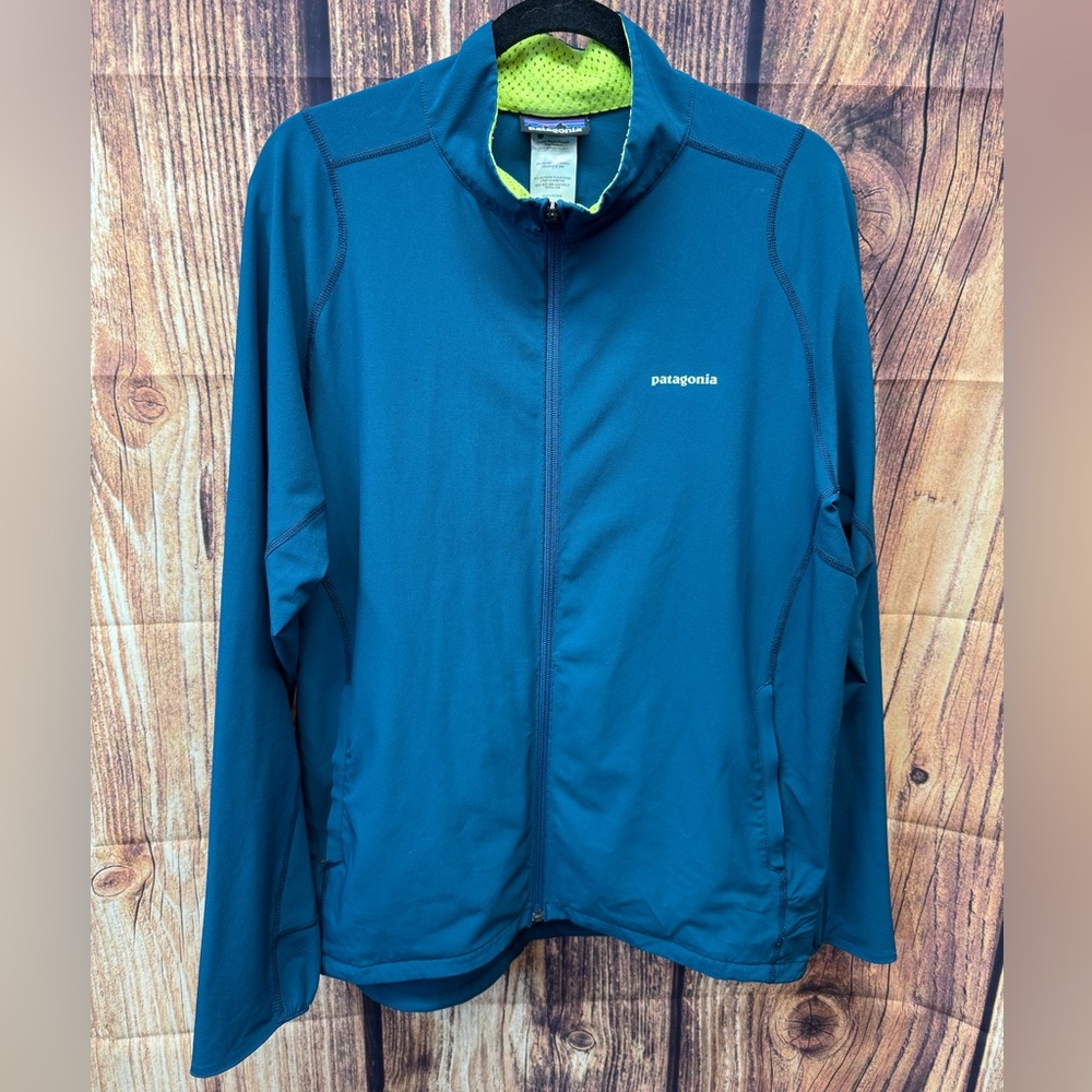Men’s Patagonia Lightweight Full Zip Jacket with Pockets and Cinch Size Large